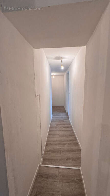 Maison de bourg ancien relais - 106 m2 5P 2CH - très lumineux - Cour- cave - fort potentiel agrandissement - photo 8