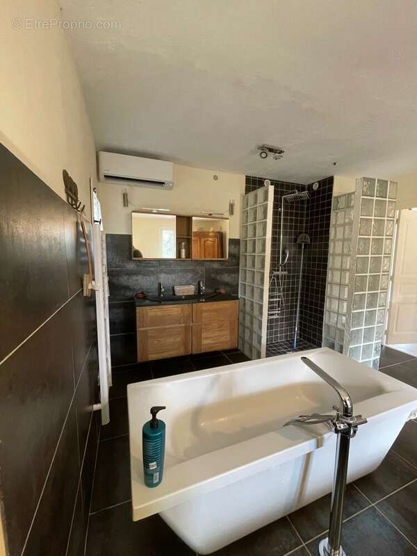 Maison à PLAN-DE-LA-TOUR