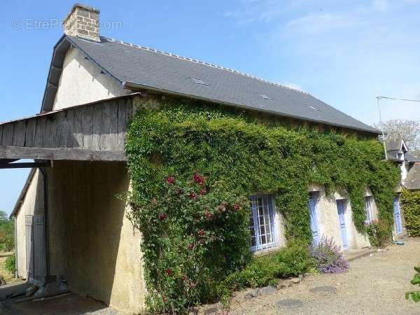 Maison à SAINT-DOMINEUC