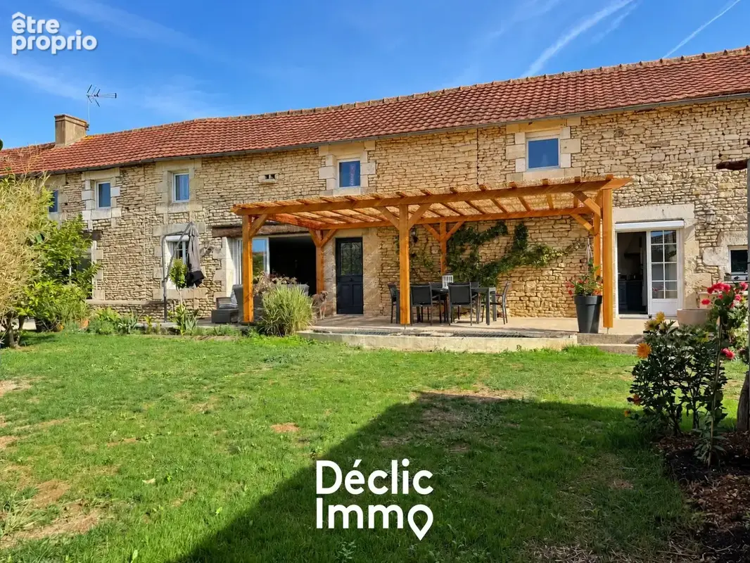 Maison à VOUILLE