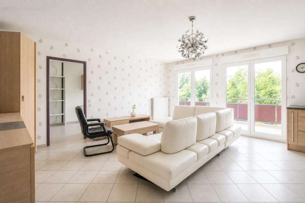 Appartement à SERGY