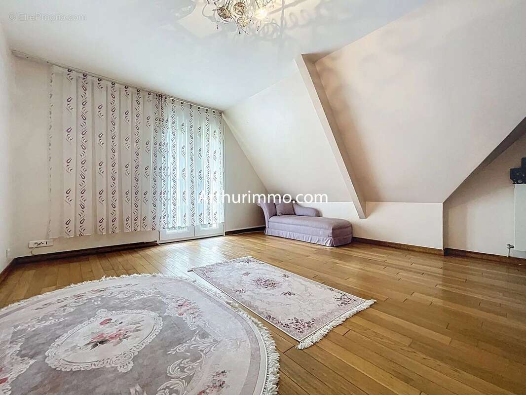 Maison à CORBEIL-ESSONNES