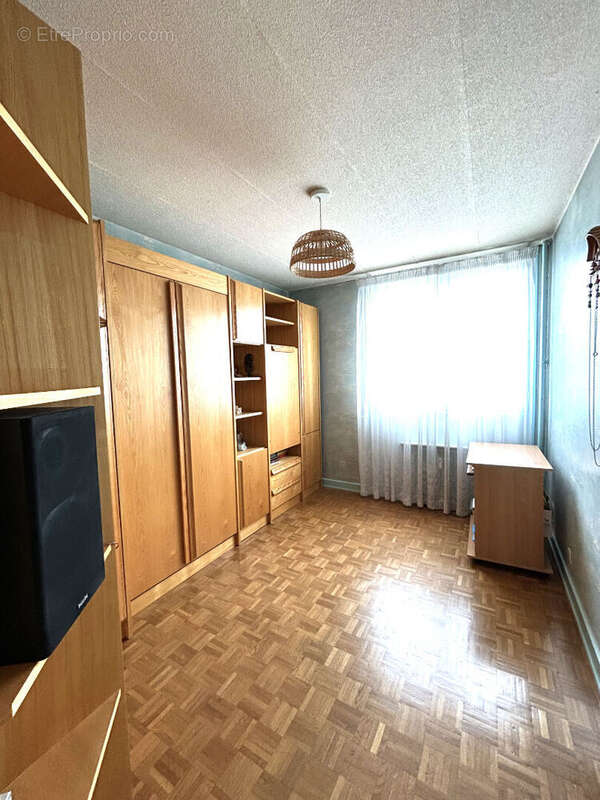 Appartement à PIERRE-BENITE