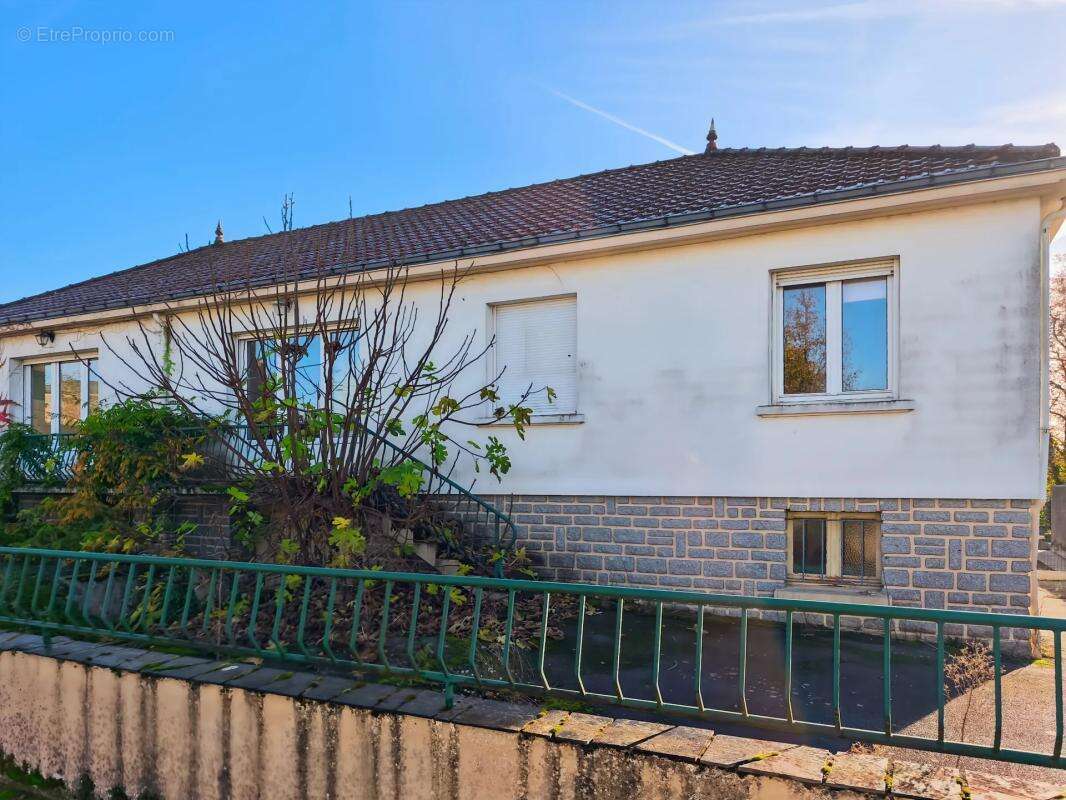 Maison à LES HERBIERS