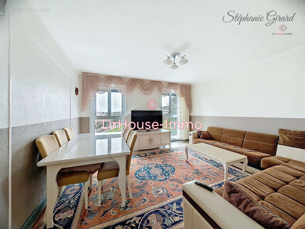 Appartement à SAINT-JEAN-DE-LA-RUELLE