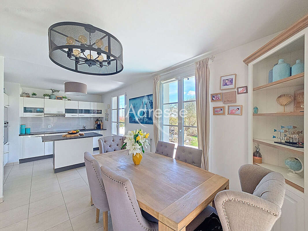 Maison à MAGNY-LE-HONGRE