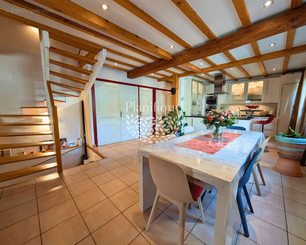 Appartement à DIVONNE-LES-BAINS