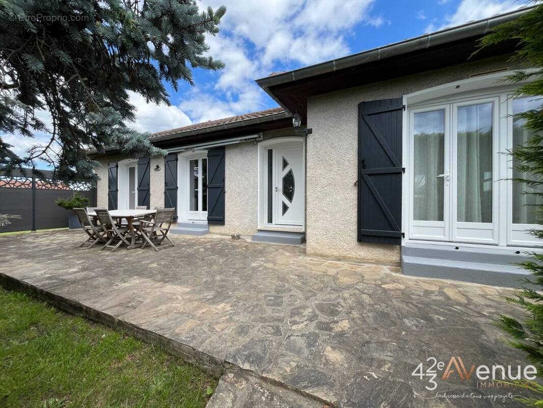 Maison à VEAUCHETTE
