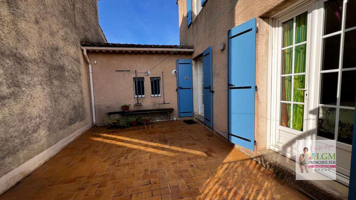 Maison à SAINT-QUENTIN-LA-POTERIE