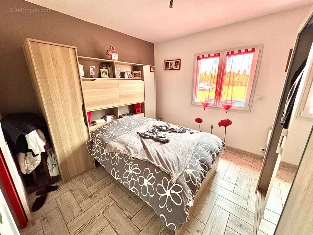 À VENDRE - Maison comtemporaine 5 pièces - 127 m2 avec piscine - photo 14