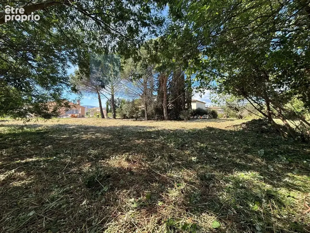 Terrain constructible avec permis purgé - emplacement central - photo 9