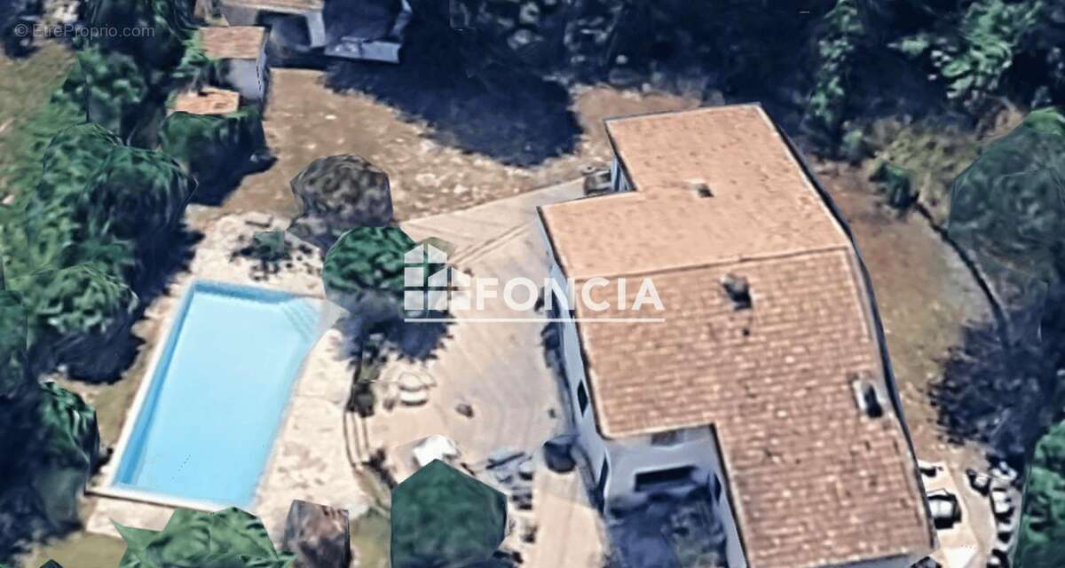 Terrain à SAINT-VINCENT-DE-BARBEYRARGUES