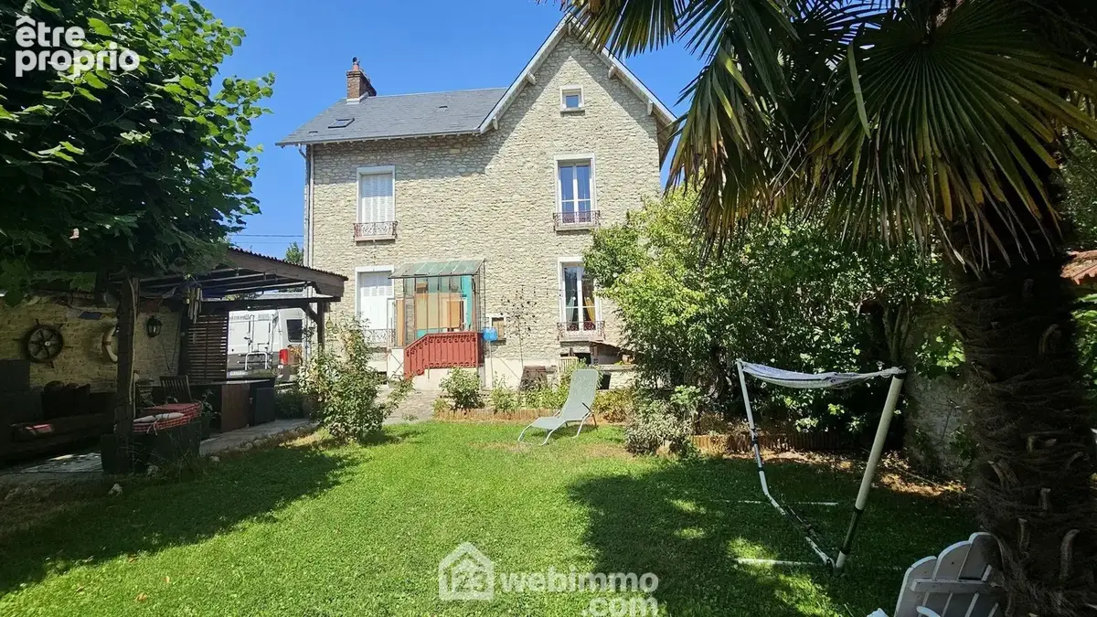 Venez visiter cette belle maison bourgeoise de 160 m². - Maison à MILLY-LA-FORET