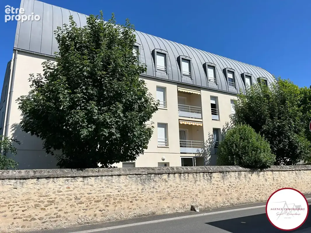 Appartement T3 lumineux avec ascenseur et parking -Saint-Amand-Montrond centre-ville - photo 3