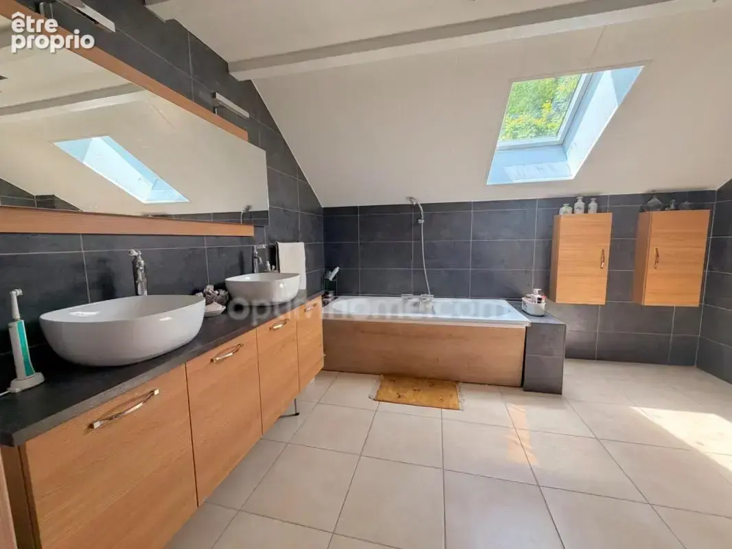 Appartement familial 138 m² - Jardin, 2 stationnements - RUMILLY - photo 7