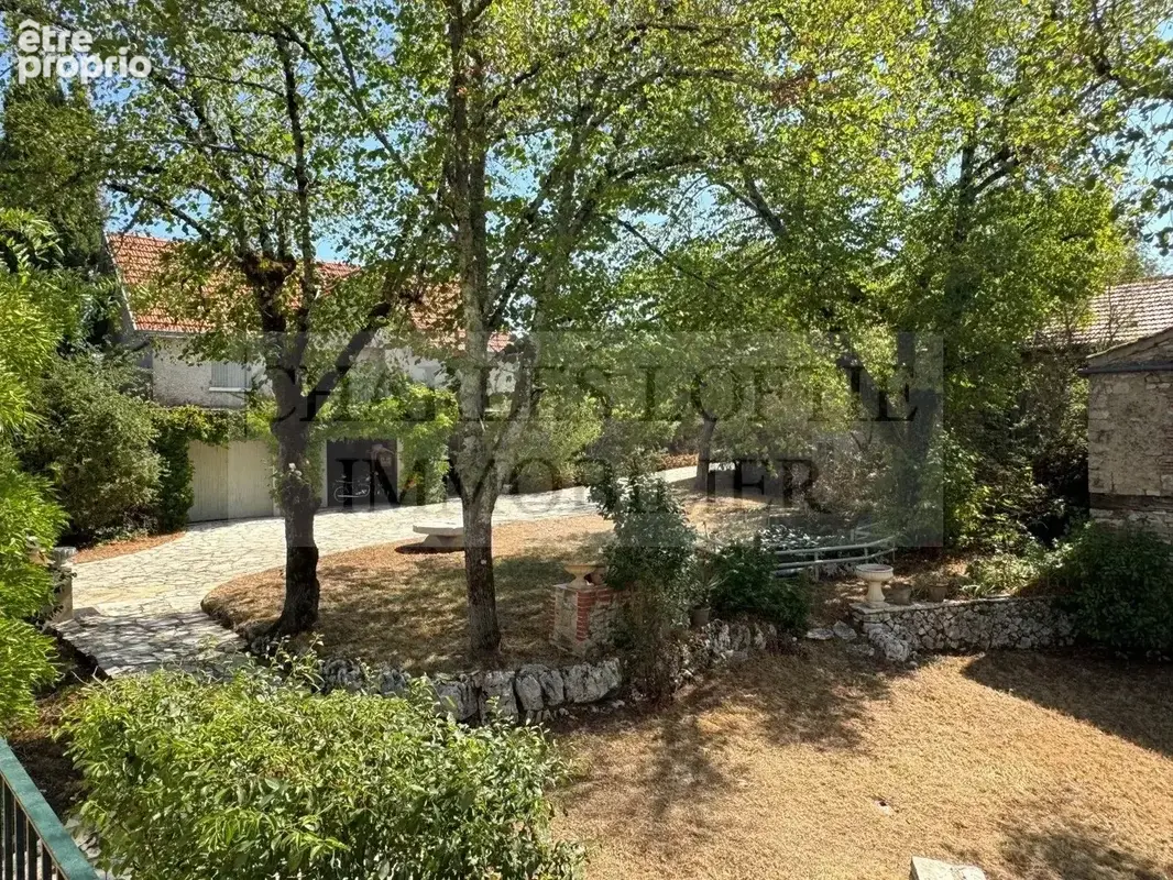 Authentique propriété en pierre avec piscine et dépendances sur 36 hectares, nichée sur les hauteurs de Cahors - photo 30