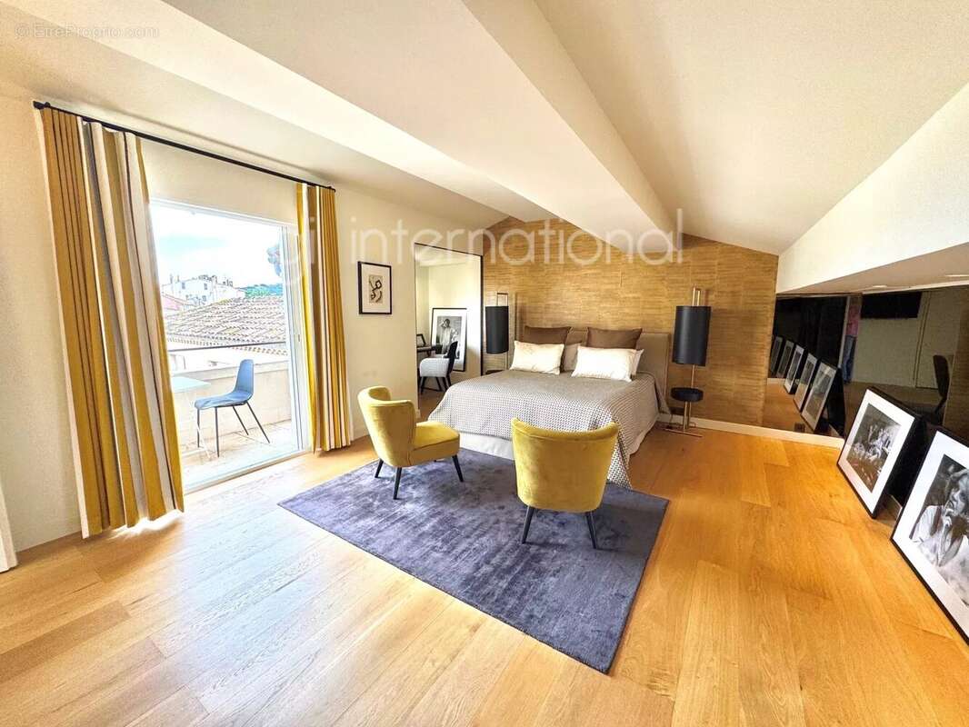 Appartement à SAINT-TROPEZ