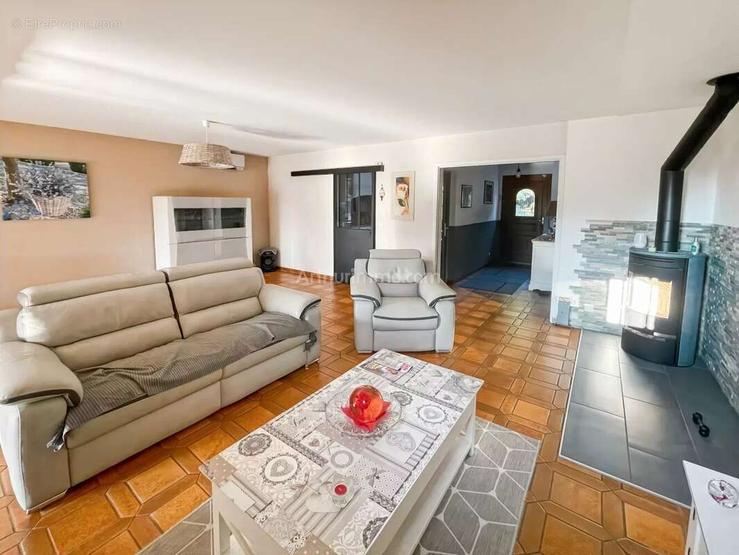 Maison à ETIOLLES