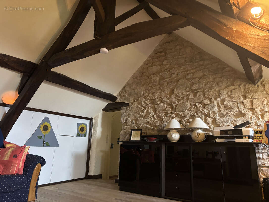 Maison à ECHASSIERES