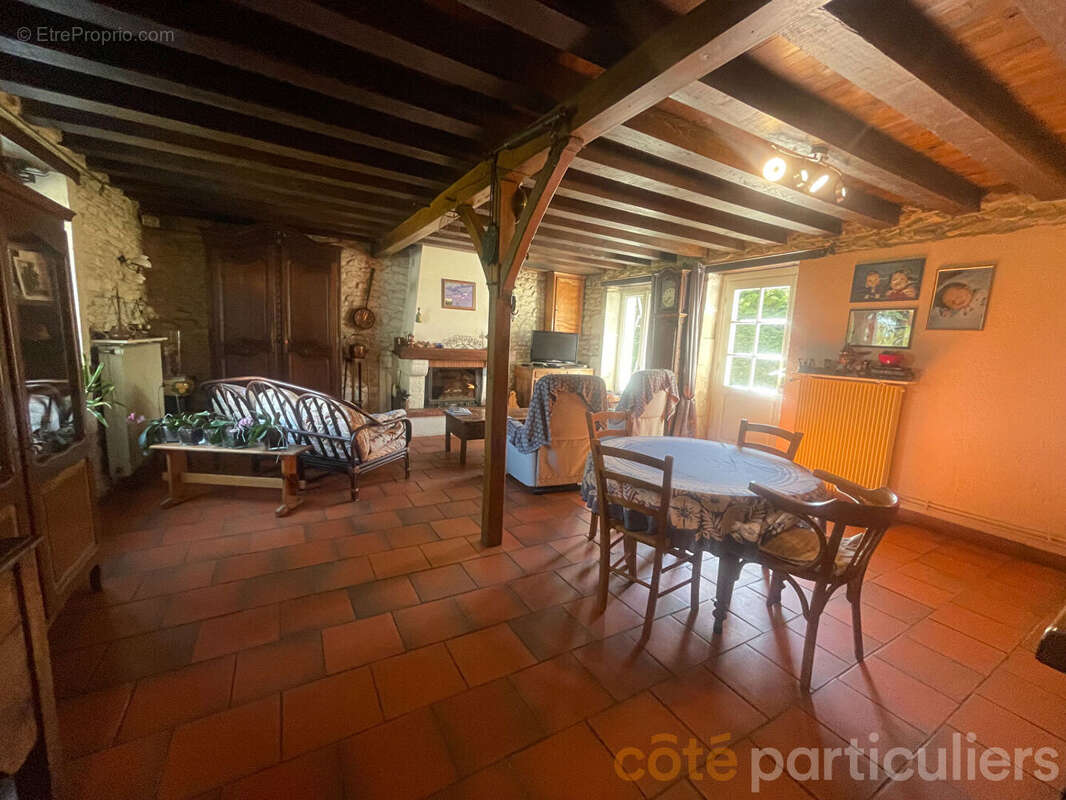 Maison à INEUIL