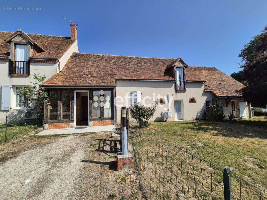 Appartement à DHUIZON