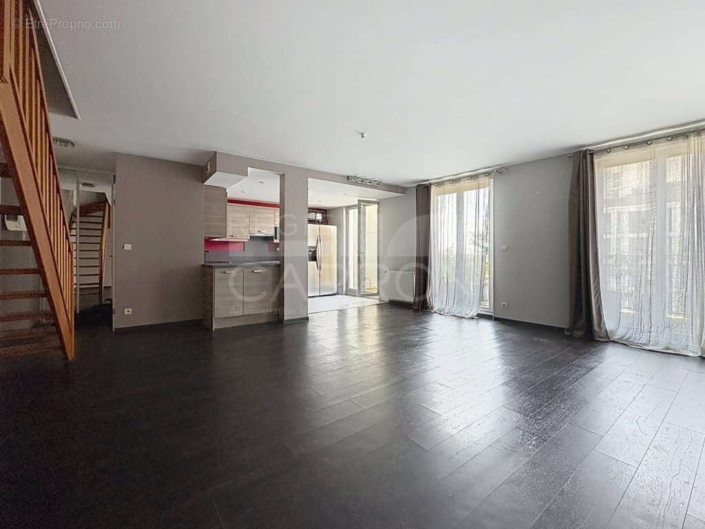 Lyon 8 proche parc blandan t4 duplex dernier etage terrasse 18m² 419000€ - photo 3