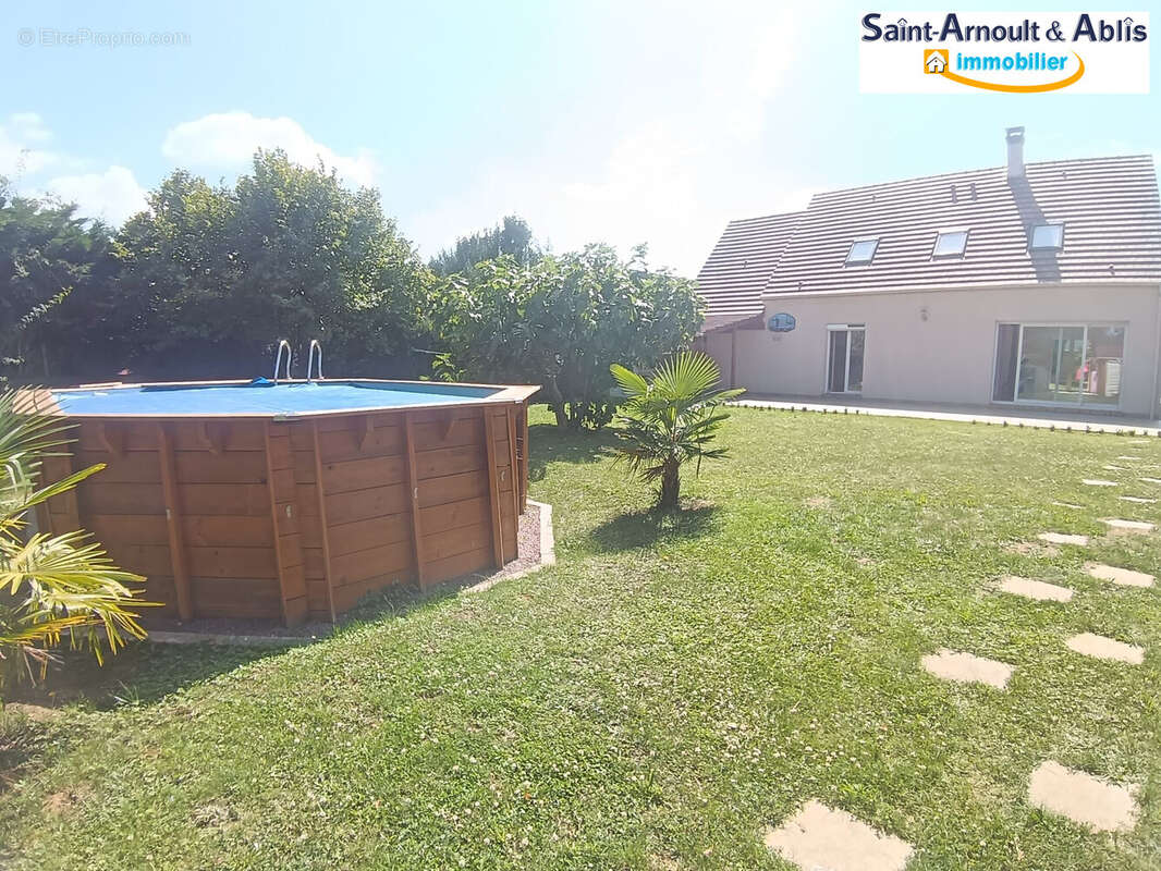 Maison à SAINT-ARNOULT-EN-YVELINES