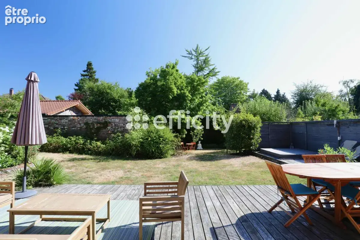 Maison 227 m² à Marcq-En-Baroeul  - photo 2