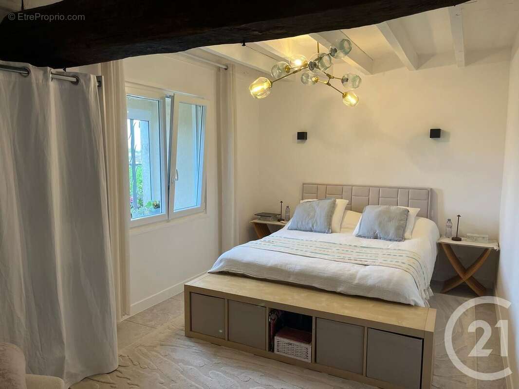 Maison 482 m² à Saint-Andre-De-Cubzac  - photo 9