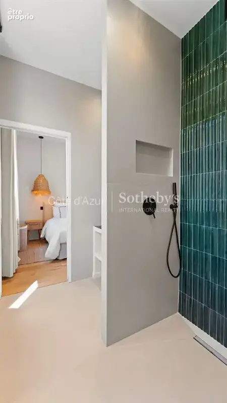 Appartement rénové de 68 m² avec terrasse au cœur de Saint-Tropez - photo 10