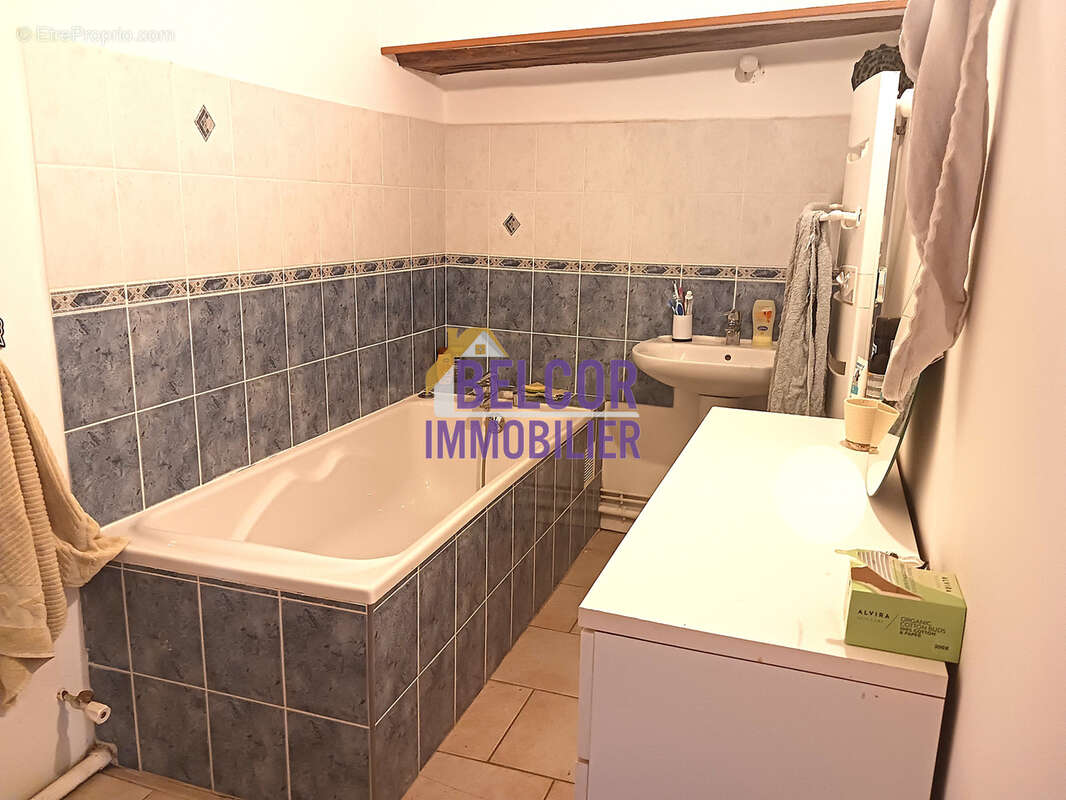 Maison à BROMEILLES