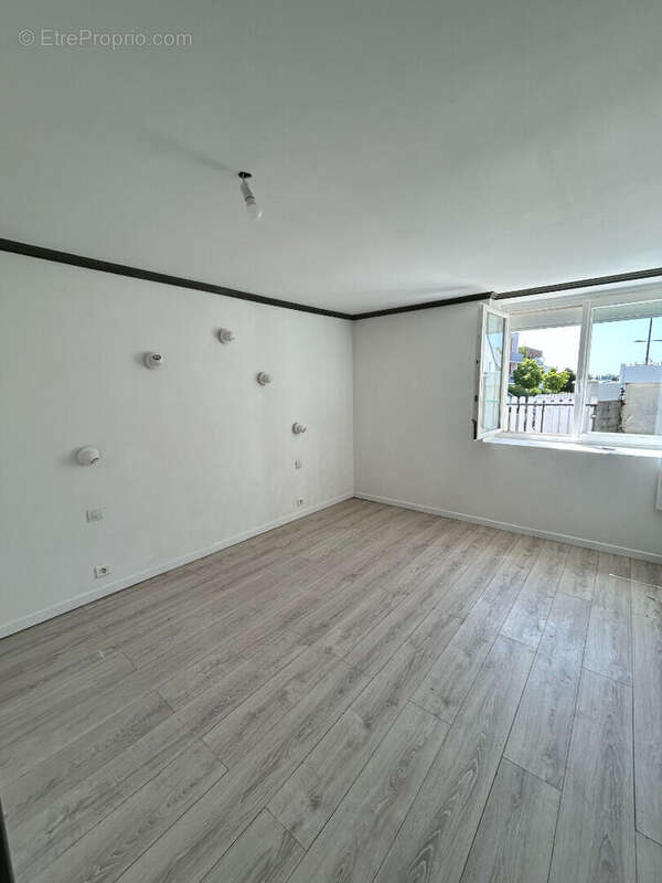 Maison à SAINTE-LUCE-SUR-LOIRE