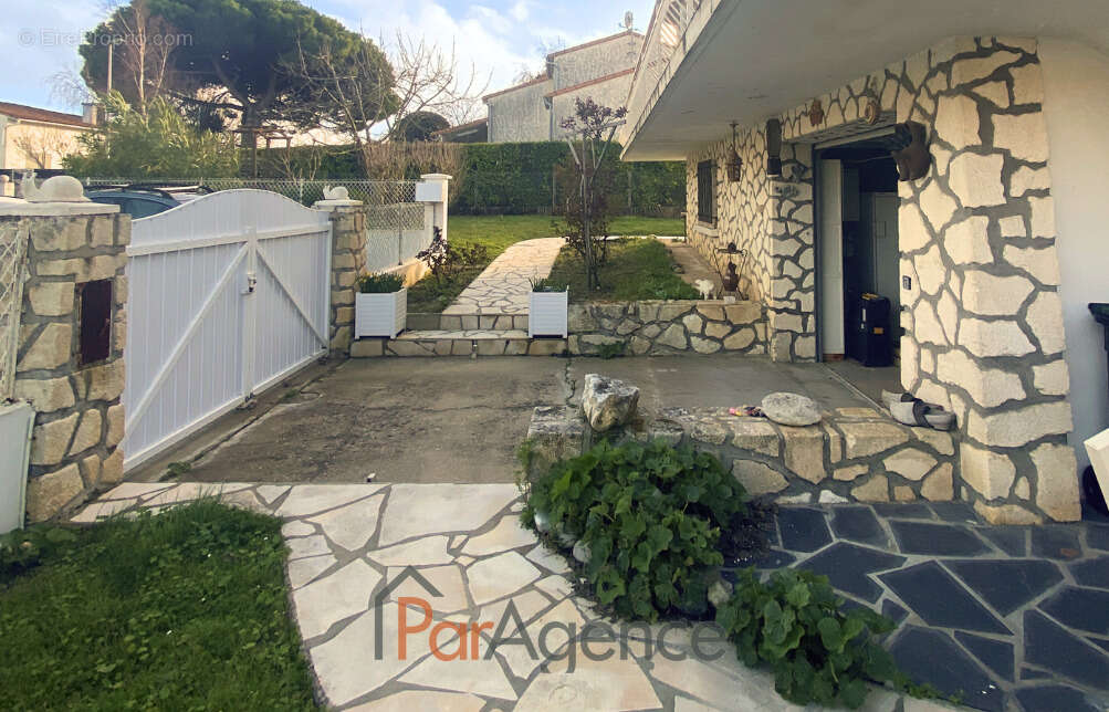 Maison à MESCHERS-SUR-GIRONDE