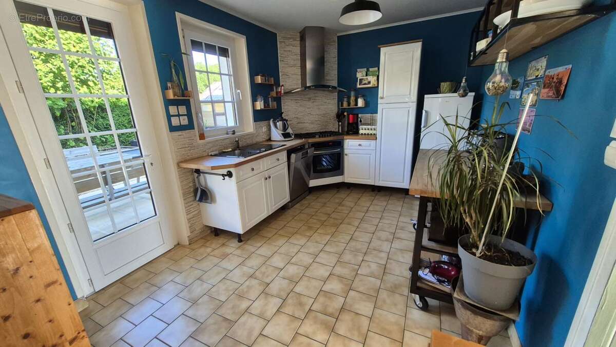 Maison familiale 133 m2 avec piscine et dépendance   4 chamb - photo 5