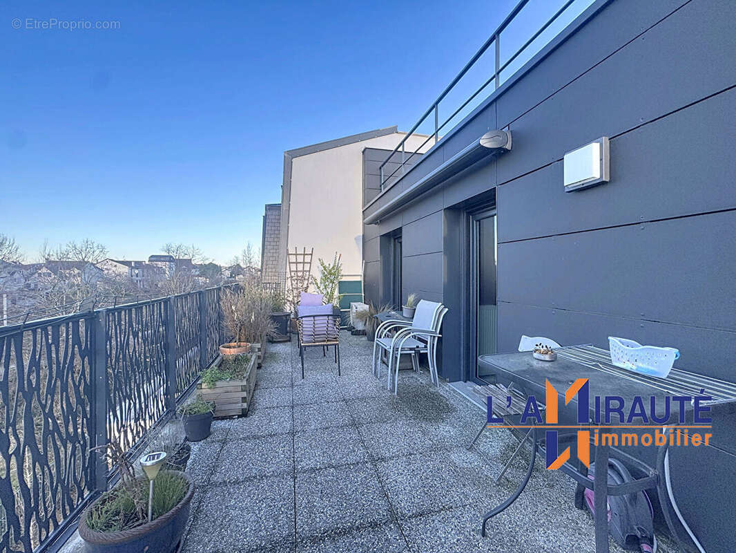 Appartement à HOUILLES