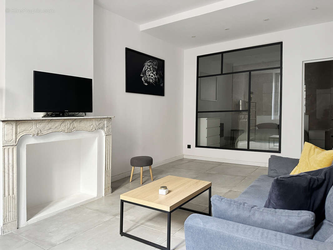 Appartement à MARSEILLE-6E