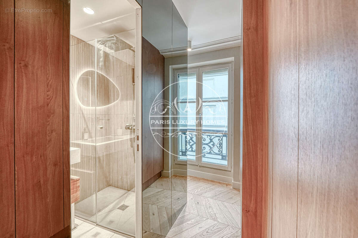 Appartement à PARIS-2E