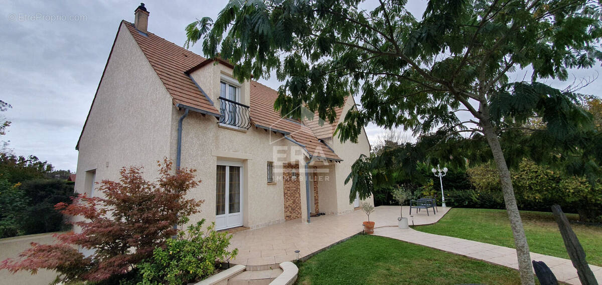 Maison à GRISY-SUISNES