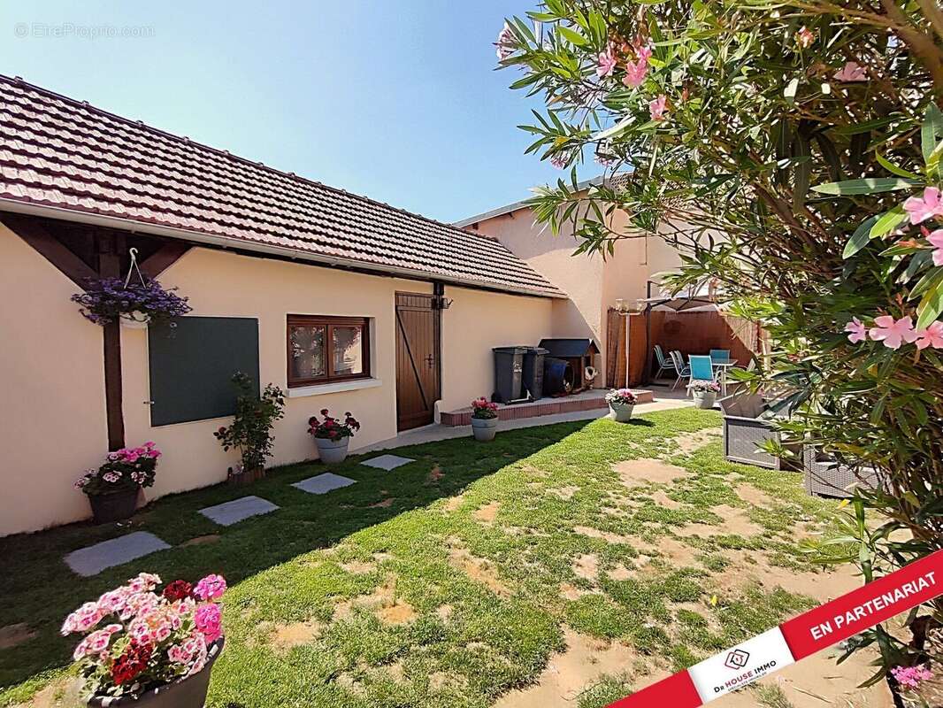 Maison à BENNECOURT