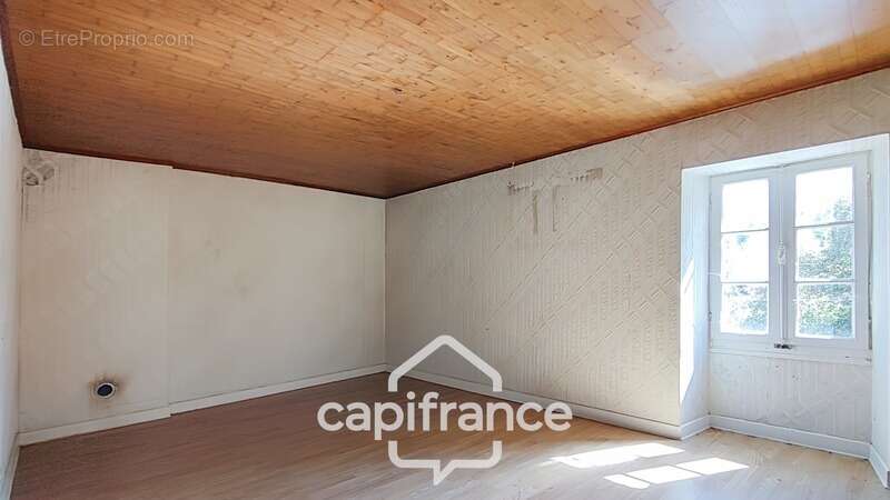 Maison type longère à Rénover  20 pièces  (47) - photo 14
