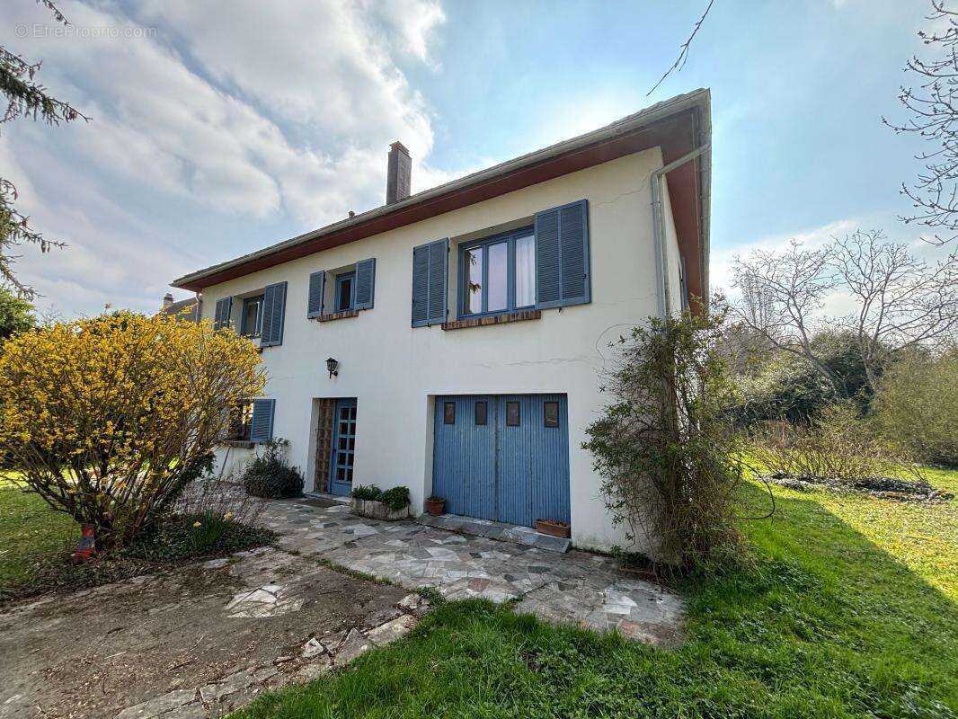 Maison à VILLECONIN