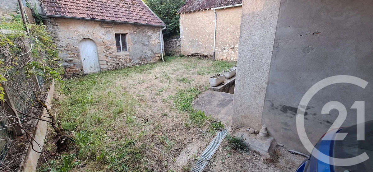 Maison à MENOU