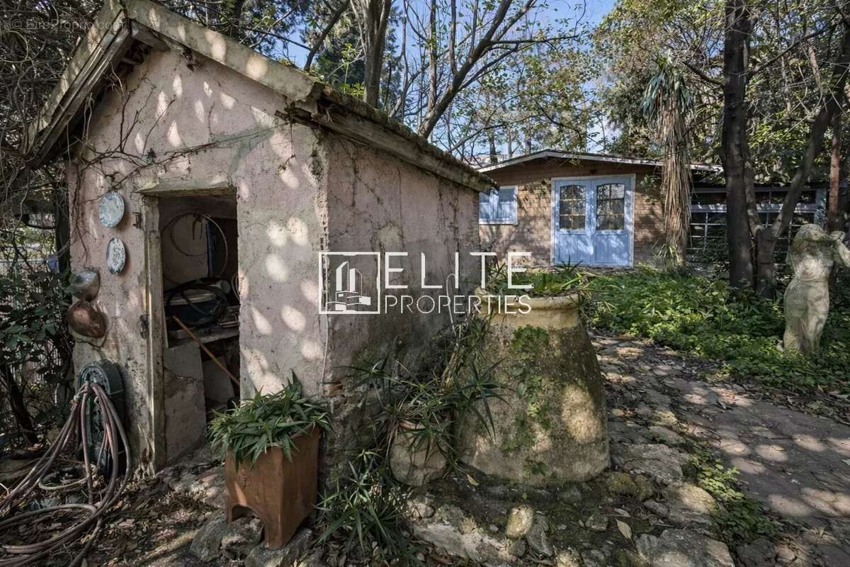 Grasse : Maison de Maître avec Potentiel Constructible Majeur ! - photo 36