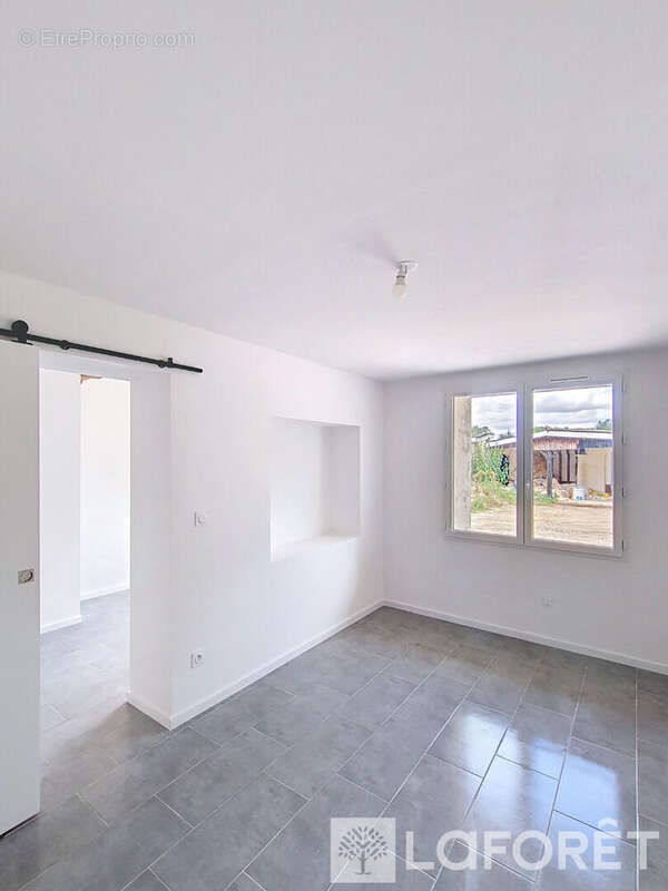 Maison Saint-martin-du-bois 5 pièce(s) - photo 4