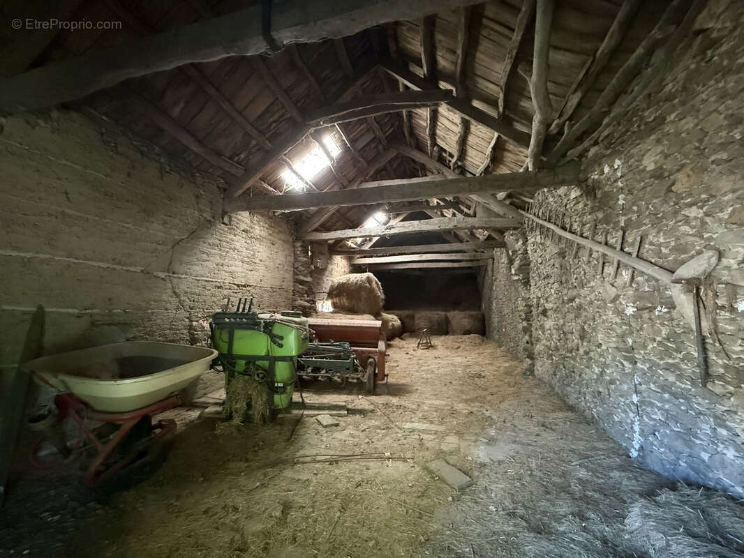 Maison à JOUQUEVIEL