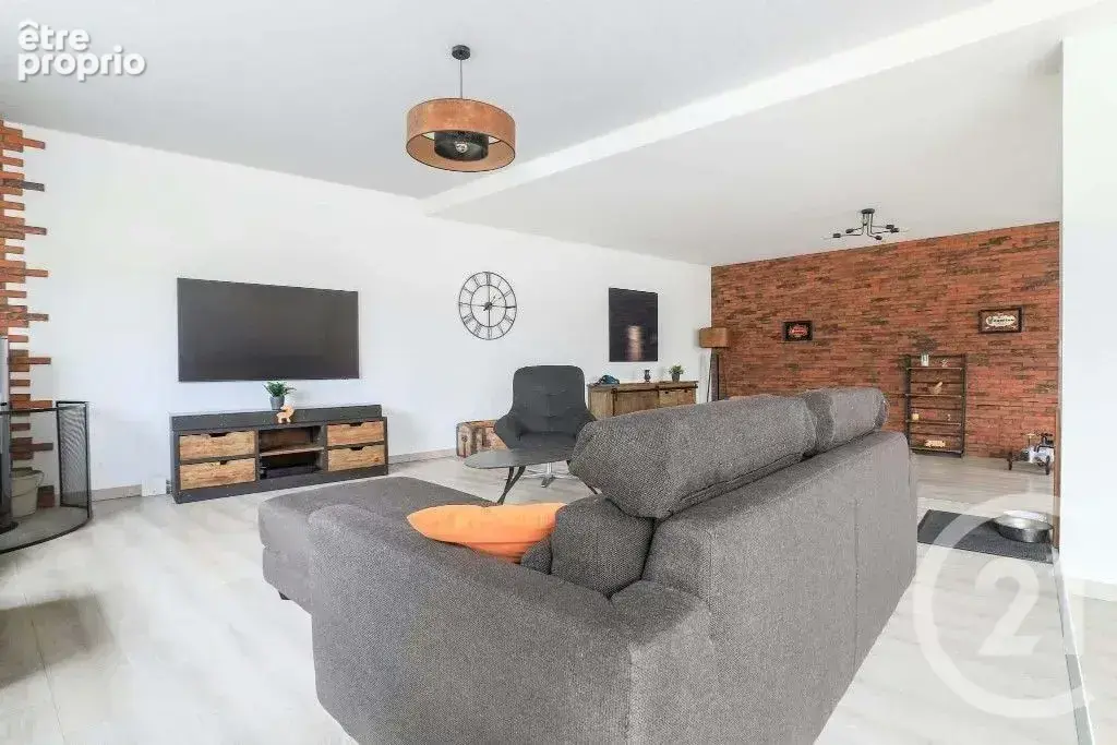 Maison 6 pièces 233 m² à vendre à Rosieres-En-Santerre (80170) - photo 6