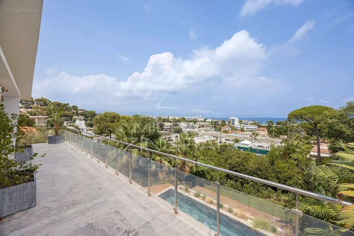 Splendide villa contemporaine rénovée  de 320 m² située dans un domaine privé - photo 16