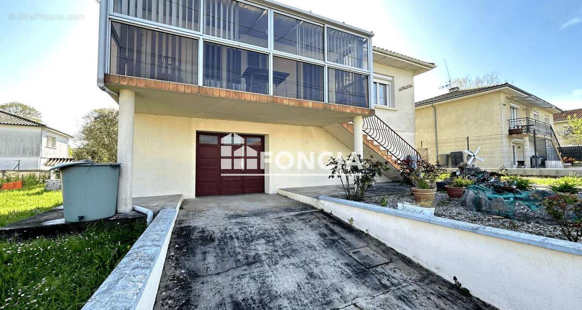 Charmante maison de 131 m² sur deux niveaux avec garage et véranda - photo 3