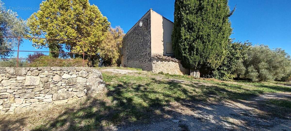 Terrain à FORCALQUIER