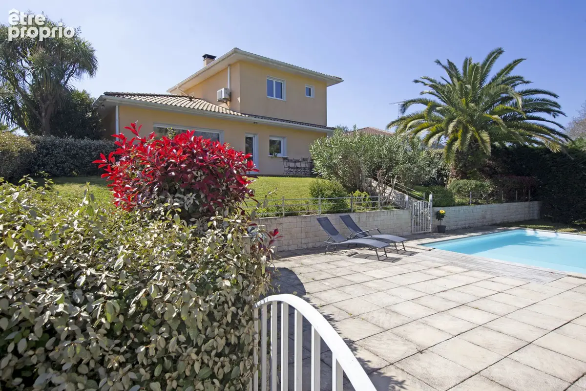 Maison Boucau 7 pièce(s) 179 m2 avec dépendances et piscine - photo 4